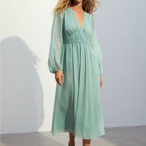 H&M Cliffon Balloon Sleeve Dress